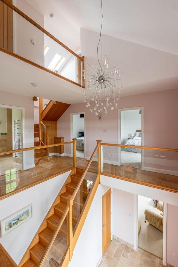 Tinkers Folly Villa Harrogate Exterior photo